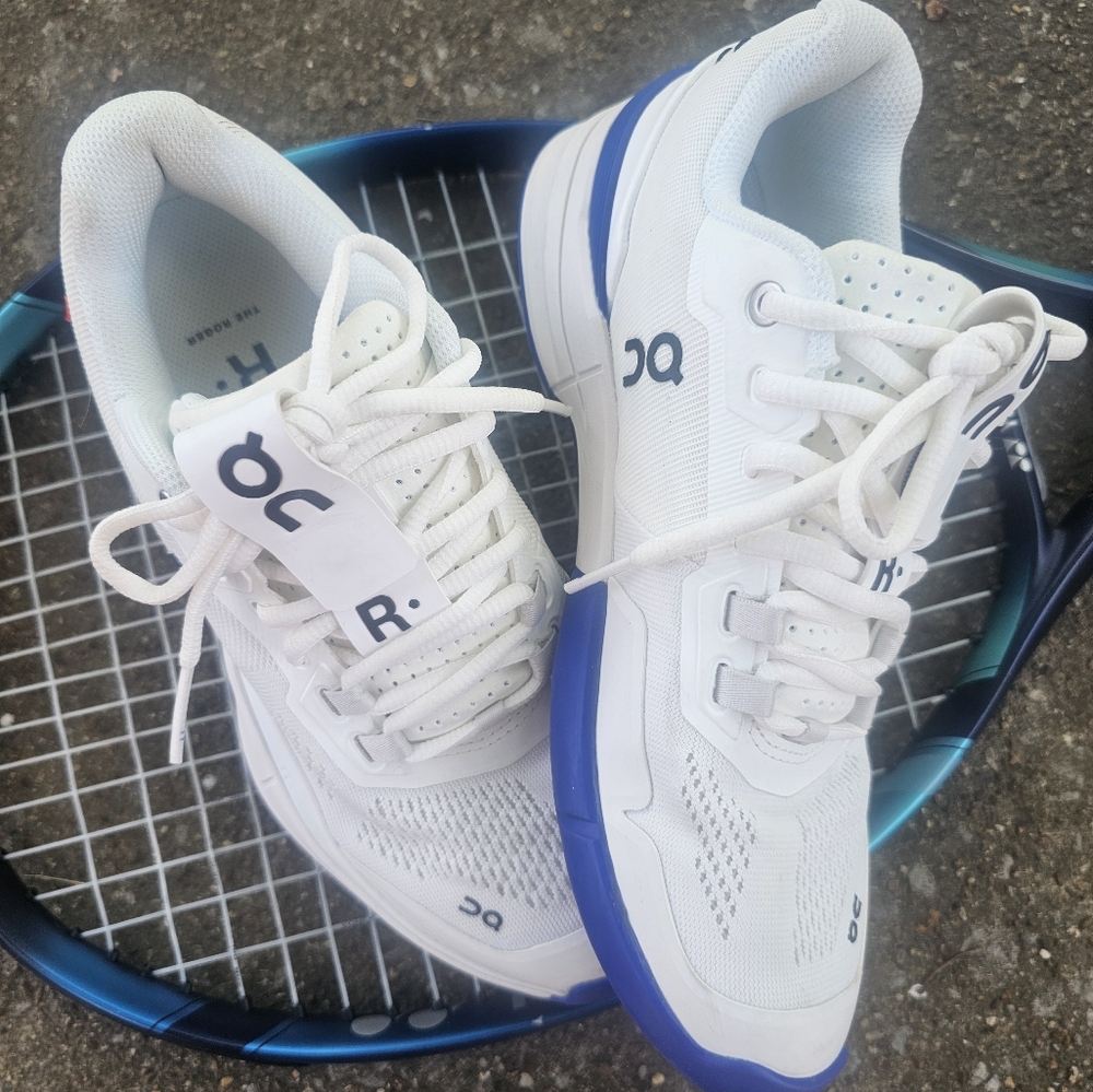 On The Roger Pro Women's tennis shoe White/Indigo